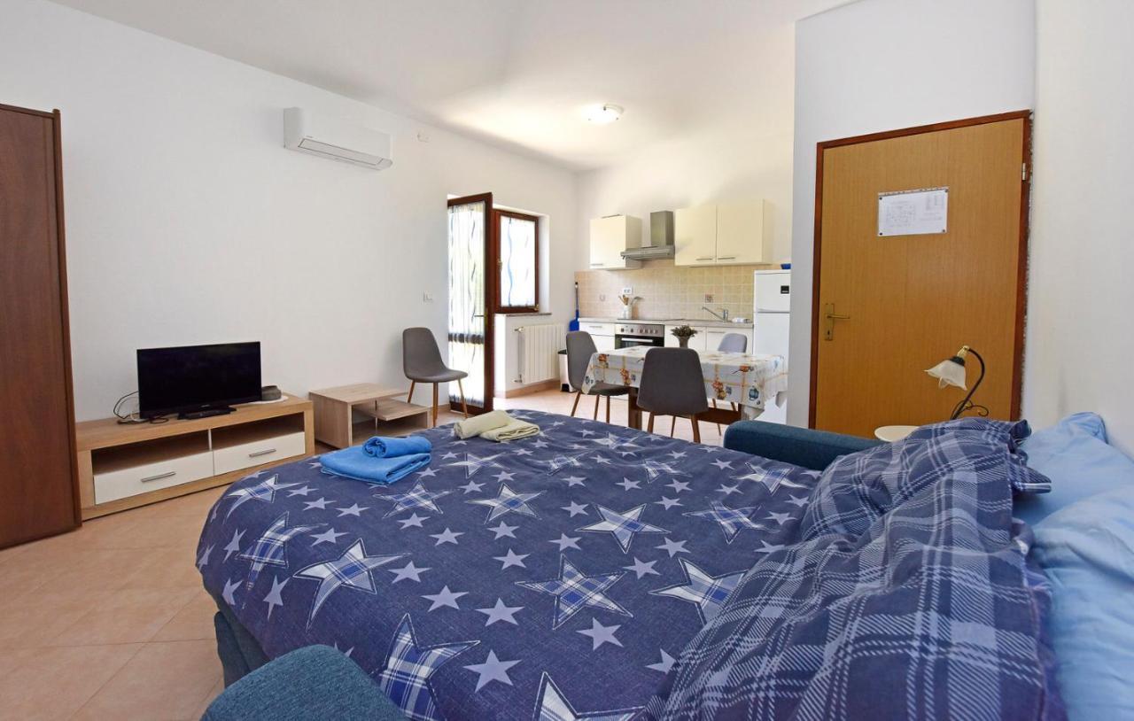 Apartments Denis Пореч Екстериор снимка